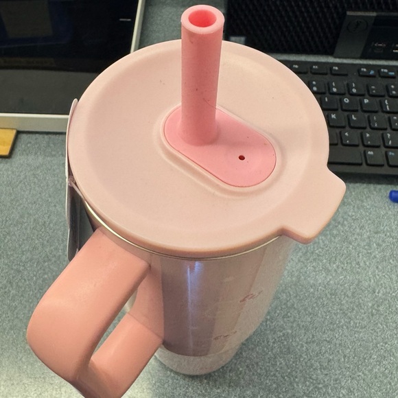 ZAK❗️Design Hello Kitty Bow Pink 30oz. Tumbler - Picture 10 of 11